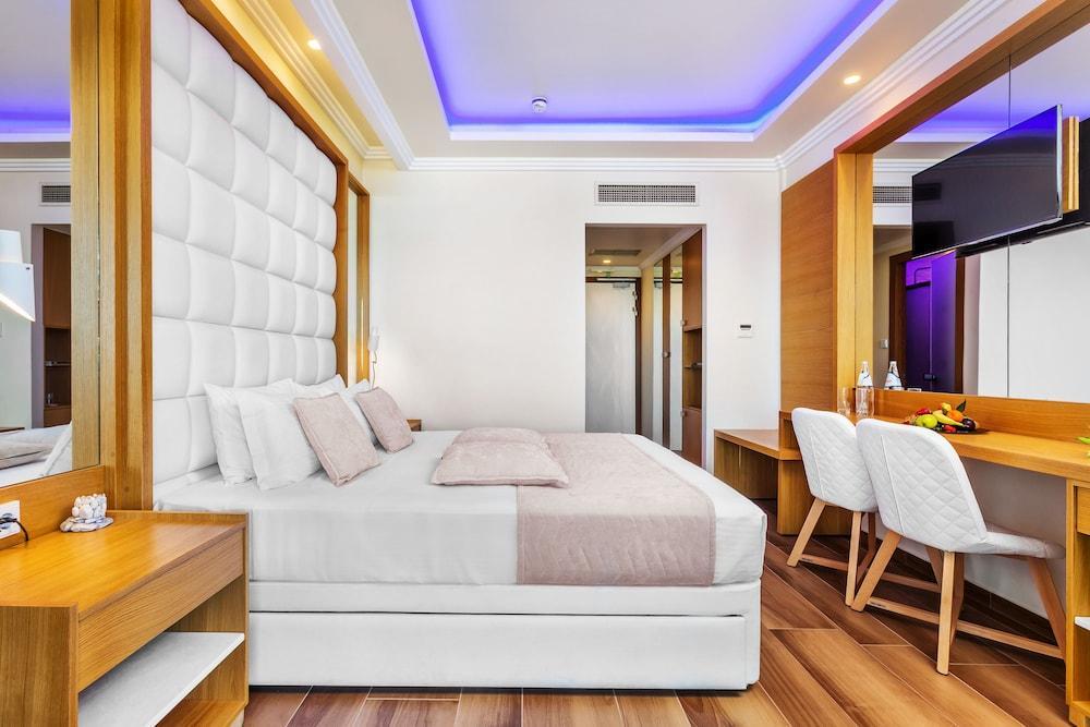 Porto Marine Hotel プラタモナス エクステリア 写真
