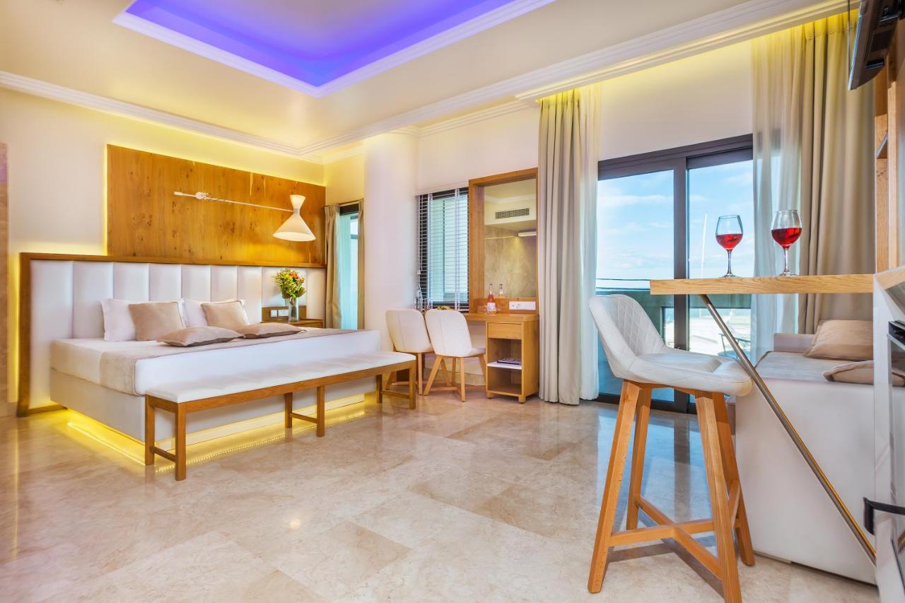 Porto Marine Hotel プラタモナス エクステリア 写真